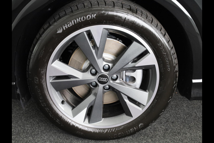 Audi Q4 e-tron 40 S edition 63 kWh 204pk | Achteruitrijcamera | Comfortpakket | Assistentiepakket plus | Optiekpakket zwart plus | Privacy glas | Adaptive cruise control |
