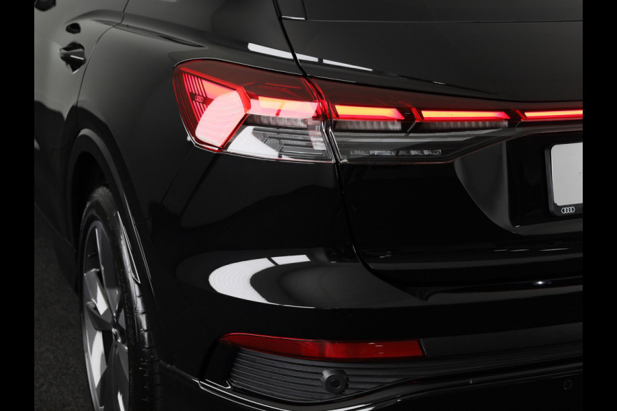 Audi Q4 e-tron 40 S edition 63 kWh 204pk | Achteruitrijcamera | Comfortpakket | Assistentiepakket plus | Optiekpakket zwart plus | Privacy glas | Adaptive cruise control |