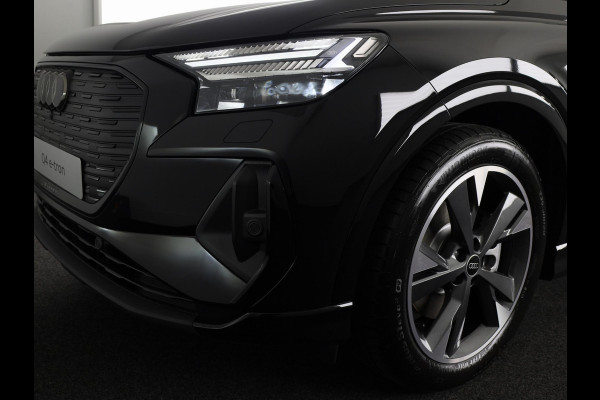 Audi Q4 e-tron 40 S edition 63 kWh 204pk | Achteruitrijcamera | Comfortpakket | Assistentiepakket plus | Optiekpakket zwart plus | Privacy glas | Adaptive cruise control |