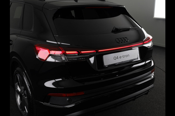Audi Q4 e-tron 40 S edition 63 kWh 204pk | Achteruitrijcamera | Comfortpakket | Assistentiepakket plus | Optiekpakket zwart plus | Privacy glas | Adaptive cruise control |