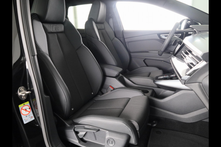 Audi Q4 e-tron 40 S edition 63 kWh 204pk | Achteruitrijcamera | Comfortpakket | Assistentiepakket plus | Optiekpakket zwart plus | Privacy glas | Adaptive cruise control |