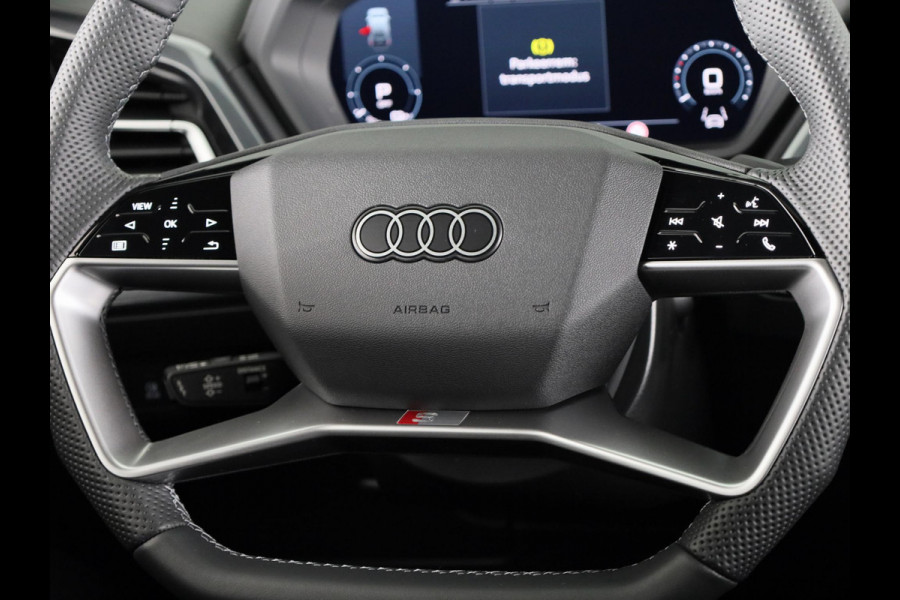 Audi Q4 e-tron 40 S edition 63 kWh 204pk | Achteruitrijcamera | Comfortpakket | Assistentiepakket plus | Optiekpakket zwart plus | Privacy glas | Adaptive cruise control |
