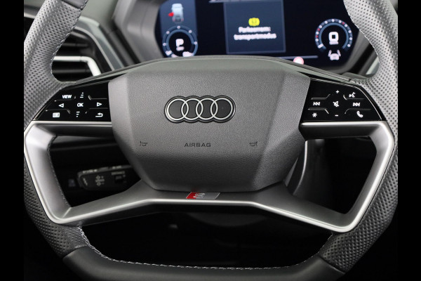 Audi Q4 e-tron 40 S edition 63 kWh 204pk | Achteruitrijcamera | Comfortpakket | Assistentiepakket plus | Optiekpakket zwart plus | Privacy glas | Adaptive cruise control |