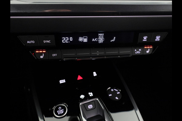 Audi Q4 e-tron 40 S edition 63 kWh 204pk | Achteruitrijcamera | Comfortpakket | Assistentiepakket plus | Optiekpakket zwart plus | Privacy glas | Adaptive cruise control |