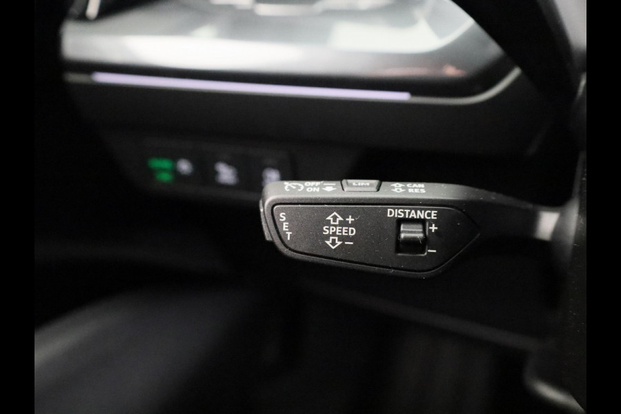 Audi Q4 e-tron 40 S edition 63 kWh 204pk | Achteruitrijcamera | Comfortpakket | Assistentiepakket plus | Optiekpakket zwart plus | Privacy glas | Adaptive cruise control |