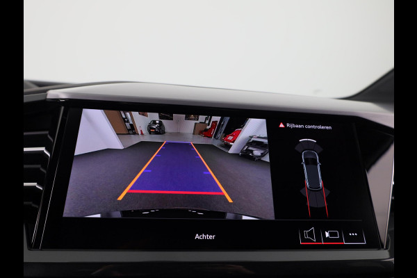 Audi Q4 e-tron 40 S edition 63 kWh 204pk | Achteruitrijcamera | Comfortpakket | Assistentiepakket plus | Optiekpakket zwart plus | Privacy glas | Adaptive cruise control |