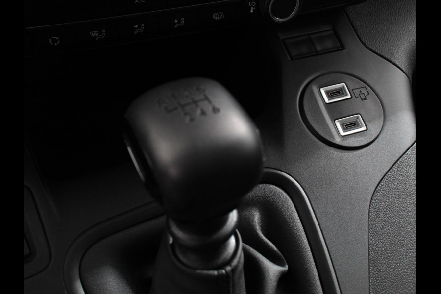 Peugeot Partner 1.5 BlueHDi 100 S&S L1 Navigatie Apple Carplay / Android Auto DAB trekhaak Cruise Control Airco Houten bekleding laadruimte Peugeot Partner 1.5 BlueHDi 100 S&S L1 Navigatie Apple Carplay / Android Auto DAB trekhaak Cruise Control Airco Houten bekleding laadruimte