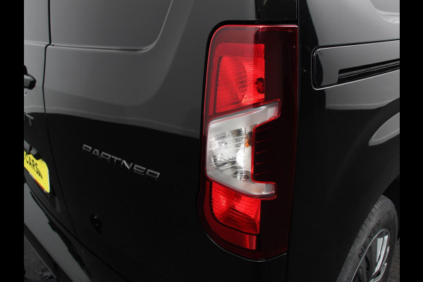 Peugeot Partner 1.5 BlueHDi 100 S&S L1 Navigatie Apple Carplay / Android Auto DAB trekhaak Cruise Control Airco Houten bekleding laadruimte Peugeot Partner 1.5 BlueHDi 100 S&S L1 Navigatie Apple Carplay / Android Auto DAB trekhaak Cruise Control Airco Houten bekleding laadruimte