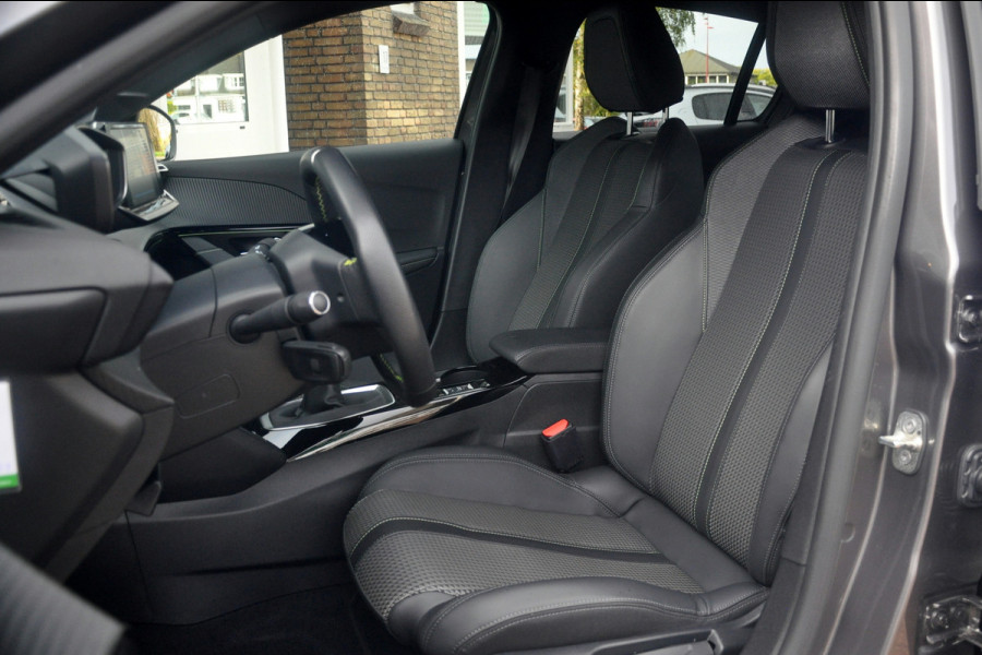 Peugeot 208 1.2 PureTech GT Navigatie | Camera | Zeer nette staat! Peugeot 208 1.2 PureTech GT Navigatie | Camera | Zeer nette staat!