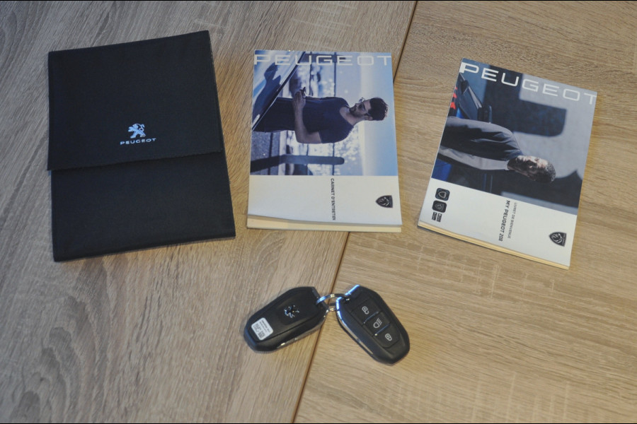 Peugeot 208 1.2 PureTech GT Navigatie | Camera | Zeer nette staat! Peugeot 208 1.2 PureTech GT Navigatie | Camera | Zeer nette staat!