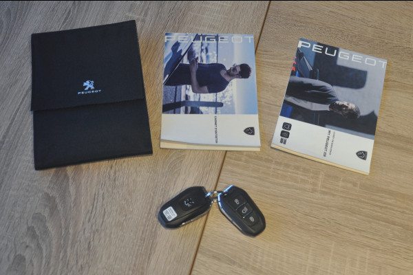 Peugeot 208 1.2 PureTech GT Navigatie | Camera | Zeer nette staat! Peugeot 208 1.2 PureTech GT Navigatie | Camera | Zeer nette staat!