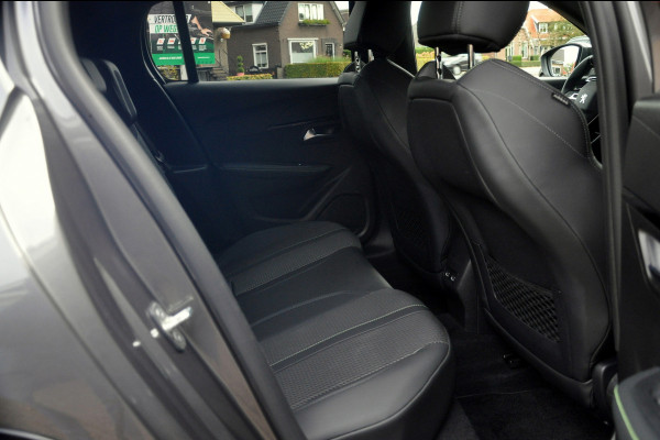 Peugeot 208 1.2 PureTech GT Navigatie | Camera | Zeer nette staat! Peugeot 208 1.2 PureTech GT Navigatie | Camera | Zeer nette staat!