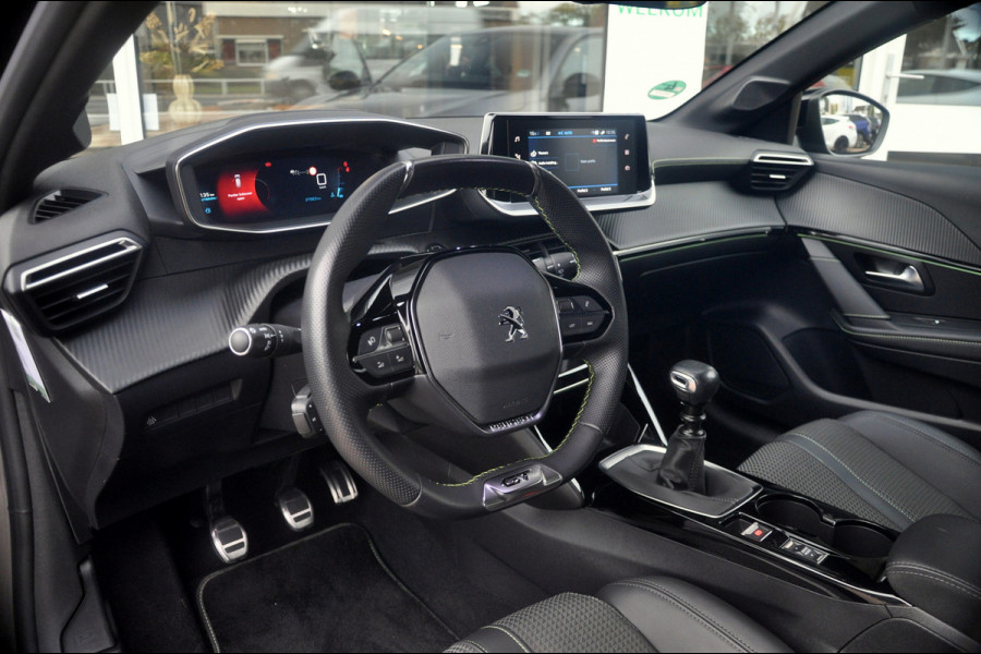 Peugeot 208 1.2 PureTech GT Navigatie | Camera | Zeer nette staat! Peugeot 208 1.2 PureTech GT Navigatie | Camera | Zeer nette staat!