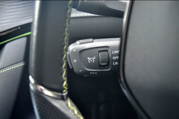 Peugeot 208 1.2 PureTech GT Navigatie | Camera | Zeer nette staat! Peugeot 208 1.2 PureTech GT Navigatie | Camera | Zeer nette staat!