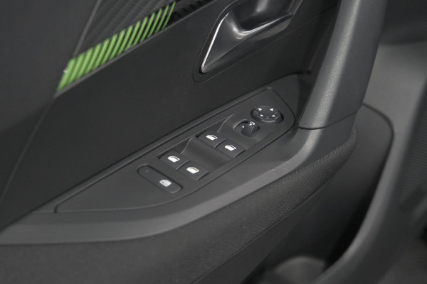 Peugeot e-2008 EV Active 50 kWh | Parkeersensoren | Apple Carplay | Climate Control Peugeot e-2008 EV Active 50 kWh | Parkeersensoren | Apple Carplay | Climate Control