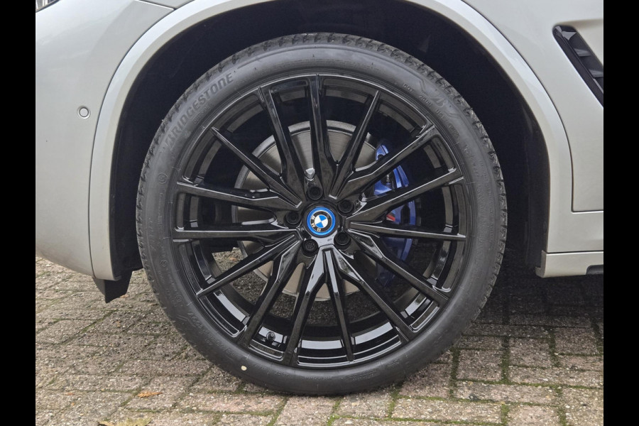 BMW X4 xDrive30i M SPORT | 360 CAMERA | PANORAMA | STOELVERWARMING | 21 INCH LM VELGEN | TREKHAAK | BMW X4 xDrive30i M SPORT | 360 CAMERA | PANORAMA | STOELVERWARMING | 21 INCH LM VELGEN | TREKHAAK |