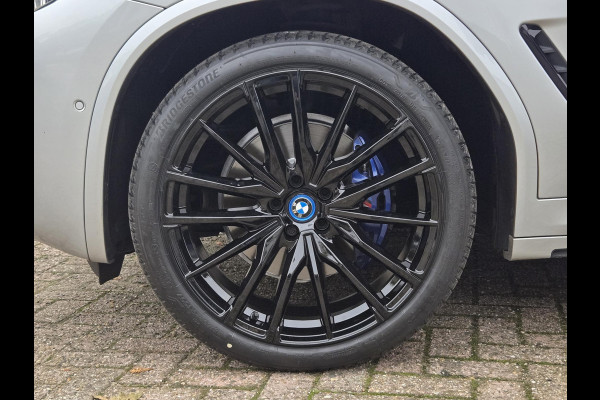 BMW X4 xDrive30i M SPORT | 360 CAMERA | PANORAMA | STOELVERWARMING | 21 INCH LM VELGEN | TREKHAAK | BMW X4 xDrive30i M SPORT | 360 CAMERA | PANORAMA | STOELVERWARMING | 21 INCH LM VELGEN | TREKHAAK |