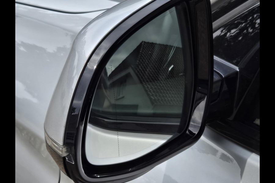 BMW X4 xDrive30i M SPORT | 360 CAMERA | PANORAMA | STOELVERWARMING | 21 INCH LM VELGEN | TREKHAAK | BMW X4 xDrive30i M SPORT | 360 CAMERA | PANORAMA | STOELVERWARMING | 21 INCH LM VELGEN | TREKHAAK |