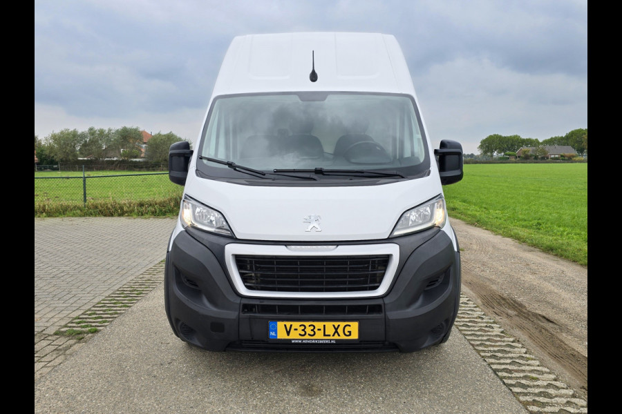 Peugeot Boxer 435 2.2 BlueHDi L4 H3 - 165 Pk - Euro 6 - Airco - ParkeerCamera - Laadklep Peugeot Boxer 435 2.2 BlueHDi L4 H3 - 165 Pk - Euro 6 - Airco - ParkeerCamera - Laadklep