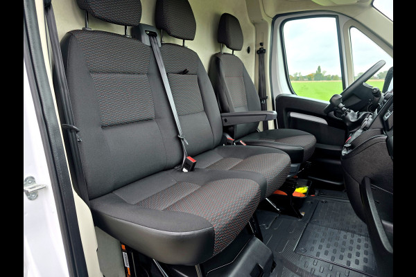 Peugeot Boxer 435 2.2 BlueHDi L4 H3 - 165 Pk - Euro 6 - Airco - ParkeerCamera - Laadklep Peugeot Boxer 435 2.2 BlueHDi L4 H3 - 165 Pk - Euro 6 - Airco - ParkeerCamera - Laadklep