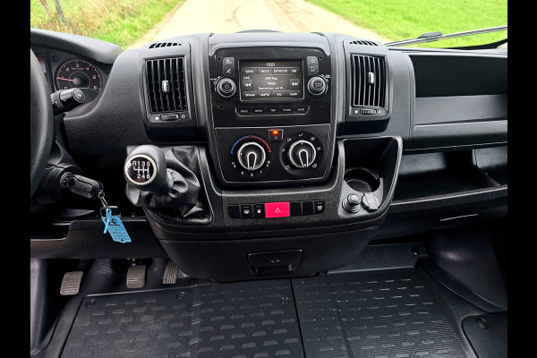 Peugeot Boxer 435 2.2 BlueHDi L4 H3 - 165 Pk - Euro 6 - Airco - ParkeerCamera - Laadklep Peugeot Boxer 435 2.2 BlueHDi L4 H3 - 165 Pk - Euro 6 - Airco - ParkeerCamera - Laadklep