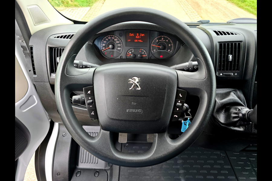 Peugeot Boxer 435 2.2 BlueHDi L4 H3 - 165 Pk - Euro 6 - Airco - ParkeerCamera - Laadklep Peugeot Boxer 435 2.2 BlueHDi L4 H3 - 165 Pk - Euro 6 - Airco - ParkeerCamera - Laadklep