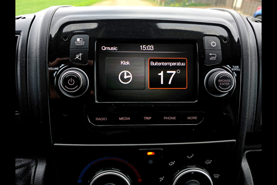 Peugeot Boxer 435 2.2 BlueHDi L4 H3 - 165 Pk - Euro 6 - Airco - ParkeerCamera - Laadklep Peugeot Boxer 435 2.2 BlueHDi L4 H3 - 165 Pk - Euro 6 - Airco - ParkeerCamera - Laadklep