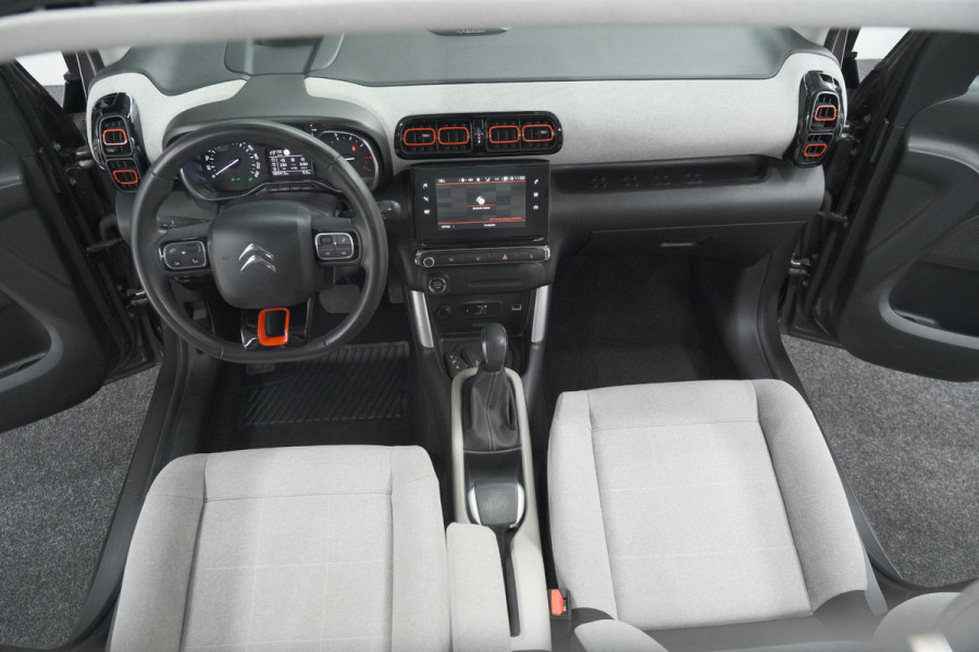 Citroën C3 Aircross PureTech 130 EAT6 S&S Shine | Trekhaak | Camera | Panoramadak | Dodehoekdetectie | Stoelverwarming | HIFI audio systeem Citroën C3 Aircross PureTech 130 EAT6 S&S Shine | Trekhaak | Camera | Panoramadak | Dodehoekdetectie | Stoelverwarming | HIFI audio systeem