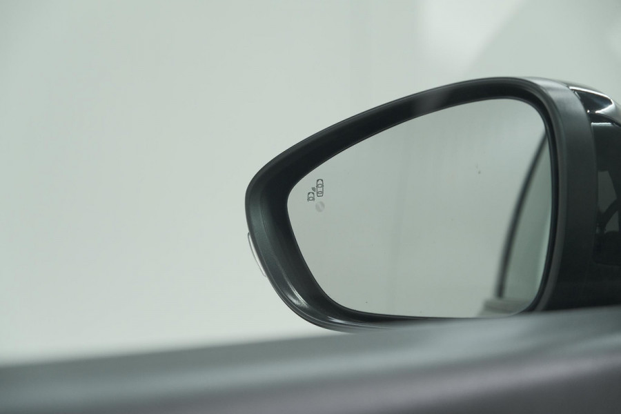 Citroën C3 Aircross PureTech 130 EAT6 S&S Shine | Trekhaak | Camera | Panoramadak | Dodehoekdetectie | Stoelverwarming | HIFI audio systeem Citroën C3 Aircross PureTech 130 EAT6 S&S Shine | Trekhaak | Camera | Panoramadak | Dodehoekdetectie | Stoelverwarming | HIFI audio systeem