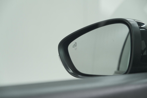 Citroën C3 Aircross PureTech 130 EAT6 S&S Shine | Trekhaak | Camera | Panoramadak | Dodehoekdetectie | Stoelverwarming | HIFI audio systeem Citroën C3 Aircross PureTech 130 EAT6 S&S Shine | Trekhaak | Camera | Panoramadak | Dodehoekdetectie | Stoelverwarming | HIFI audio systeem