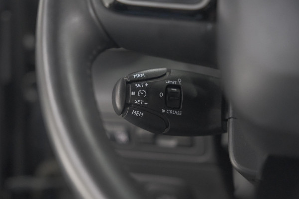 Citroën C3 Aircross PureTech 130 EAT6 S&S Shine | Trekhaak | Camera | Panoramadak | Dodehoekdetectie | Stoelverwarming | HIFI audio systeem Citroën C3 Aircross PureTech 130 EAT6 S&S Shine | Trekhaak | Camera | Panoramadak | Dodehoekdetectie | Stoelverwarming | HIFI audio systeem