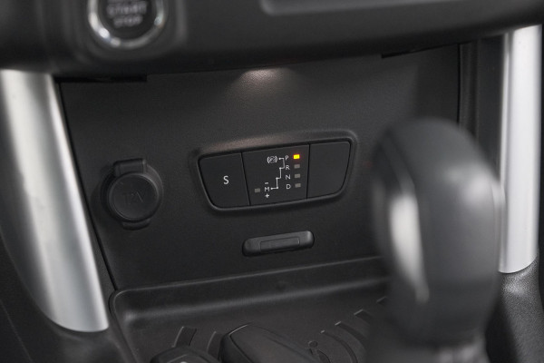 Citroën C3 Aircross PureTech 130 EAT6 S&S Shine | Trekhaak | Camera | Panoramadak | Dodehoekdetectie | Stoelverwarming | HIFI audio systeem Citroën C3 Aircross PureTech 130 EAT6 S&S Shine | Trekhaak | Camera | Panoramadak | Dodehoekdetectie | Stoelverwarming | HIFI audio systeem
