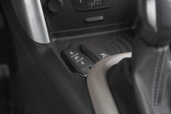 Citroën C3 Aircross PureTech 130 EAT6 S&S Shine | Trekhaak | Camera | Panoramadak | Dodehoekdetectie | Stoelverwarming | HIFI audio systeem Citroën C3 Aircross PureTech 130 EAT6 S&S Shine | Trekhaak | Camera | Panoramadak | Dodehoekdetectie | Stoelverwarming | HIFI audio systeem