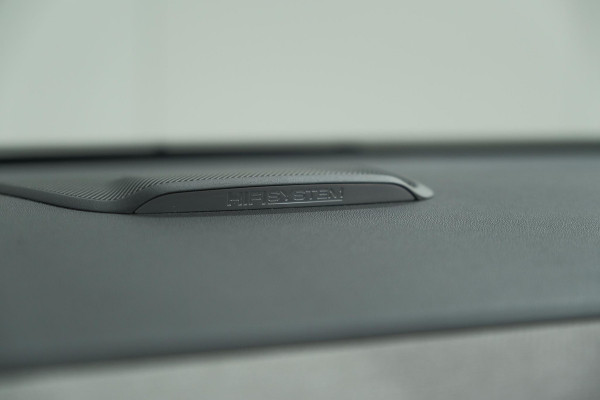 Citroën C3 Aircross PureTech 130 EAT6 S&S Shine | Trekhaak | Camera | Panoramadak | Dodehoekdetectie | Stoelverwarming | HIFI audio systeem Citroën C3 Aircross PureTech 130 EAT6 S&S Shine | Trekhaak | Camera | Panoramadak | Dodehoekdetectie | Stoelverwarming | HIFI audio systeem