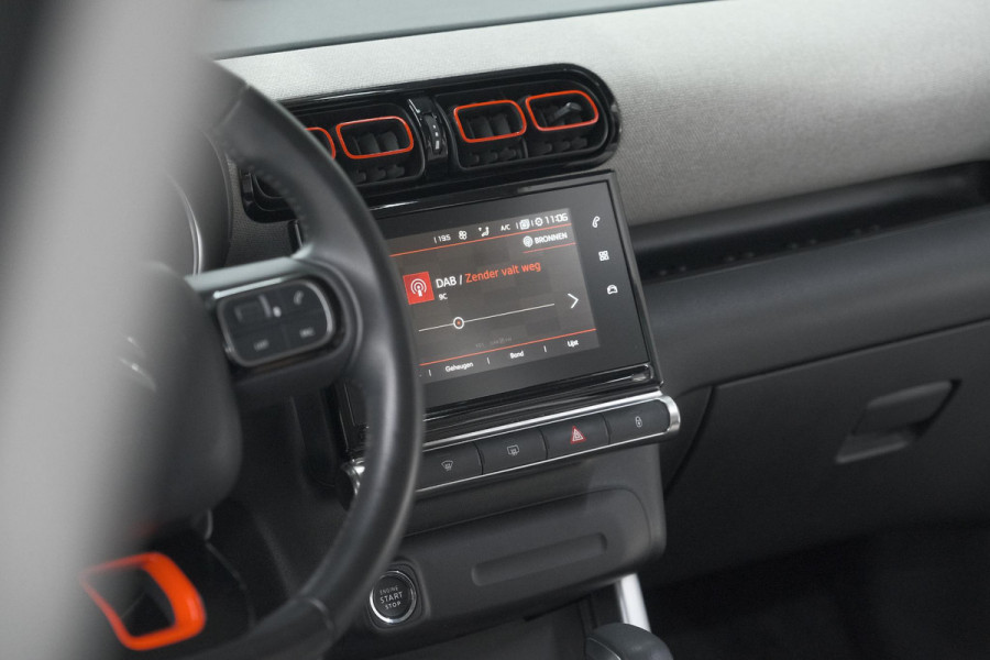 Citroën C3 Aircross PureTech 130 EAT6 S&S Shine | Trekhaak | Camera | Panoramadak | Dodehoekdetectie | Stoelverwarming | HIFI audio systeem Citroën C3 Aircross PureTech 130 EAT6 S&S Shine | Trekhaak | Camera | Panoramadak | Dodehoekdetectie | Stoelverwarming | HIFI audio systeem