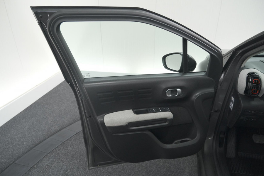 Citroën C3 Aircross PureTech 130 EAT6 S&S Shine | Trekhaak | Camera | Panoramadak | Dodehoekdetectie | Stoelverwarming | HIFI audio systeem Citroën C3 Aircross PureTech 130 EAT6 S&S Shine | Trekhaak | Camera | Panoramadak | Dodehoekdetectie | Stoelverwarming | HIFI audio systeem