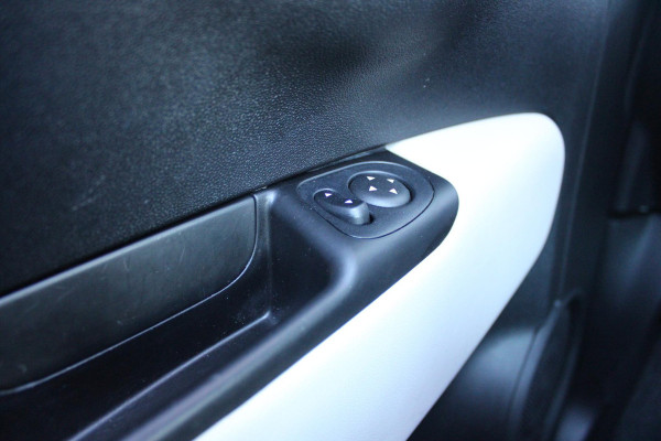 Fiat 500 1.0 72PK HYbrid DOLCEVITA CABRIO | ELEKRISCH BEDIENBAAR CABRIODAK | CLIMATE CONTROL | DAB+ RADIO | CRUISE CONTROL | HALF STOF HALF LEDEREN BEKLEDING | 15"LICHT METALEN VELGEN | LED DAGRIJ VERLICHTING | Fiat 500 1.0 72PK HYbrid DOLCEVITA CABRIO | ELEKRISCH BEDIENBAAR CABRIODAK | CLIMATE CONTROL | DAB+ RADIO | CRUISE CONTROL | HALF STOF HALF LEDEREN BEKLEDING | 15"LICHT METALEN VELGEN | LED DAGRIJ VERLICHTING |