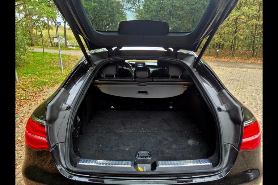 Mercedes-Benz GLC Coupé 250 4MATIC Edition 1 AMG . Leder . Schuifdak Mercedes-Benz GLC Coupé 250 4MATIC Edition 1 AMG . Leder . Schuifdak