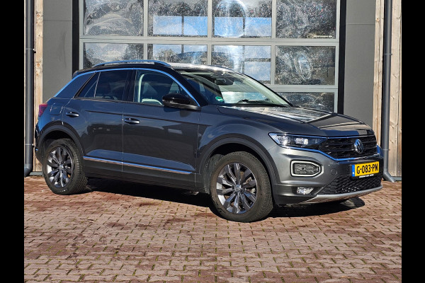 Volkswagen T-Roc 1.5 TSI Sport Business R | Automaat | Trekhaak | Lane Assist | Blind Spot | LED | Navi | ACC | PDC | Winterpakket | Virtual Cockpit  | Volkswagen T-Roc 1.5 TSI Sport Business R | Automaat | Trekhaak | Lane Assist | Blind Spot | LED | Navi | ACC | PDC | Winterpakket | Virtual Cockpit  |