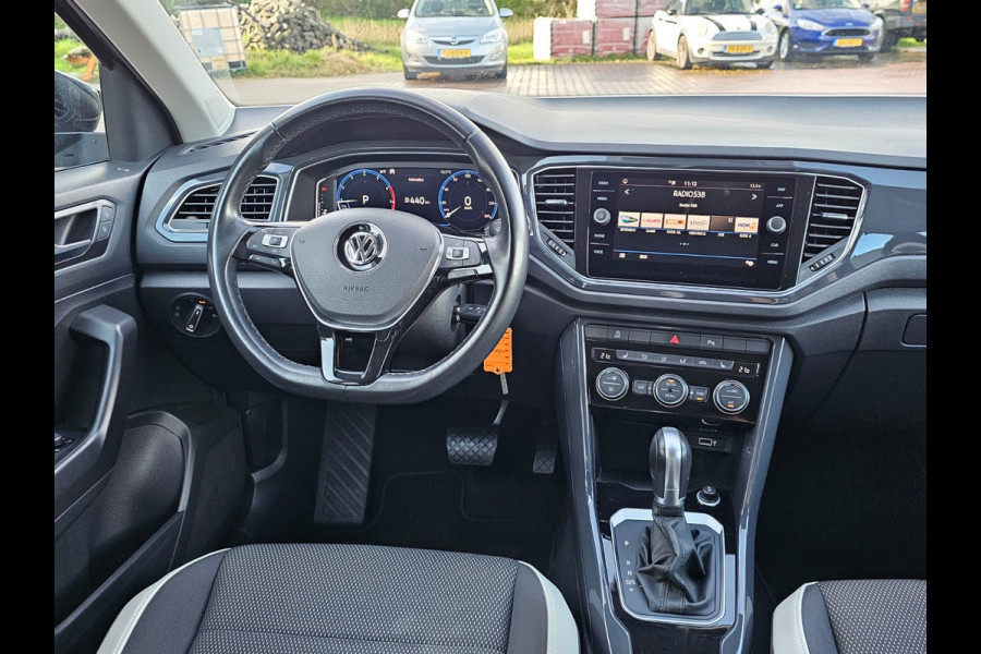 Volkswagen T-Roc 1.5 TSI Sport Business R | Automaat | Trekhaak | Lane Assist | Blind Spot | LED | Navi | ACC | PDC | Winterpakket | Virtual Cockpit  | Volkswagen T-Roc 1.5 TSI Sport Business R | Automaat | Trekhaak | Lane Assist | Blind Spot | LED | Navi | ACC | PDC | Winterpakket | Virtual Cockpit  |