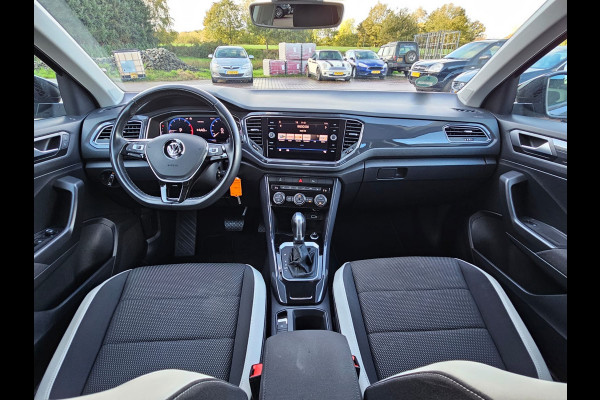 Volkswagen T-Roc 1.5 TSI Sport Business R | Automaat | Trekhaak | Lane Assist | Blind Spot | LED | Navi | ACC | PDC | Winterpakket | Virtual Cockpit  | Volkswagen T-Roc 1.5 TSI Sport Business R | Automaat | Trekhaak | Lane Assist | Blind Spot | LED | Navi | ACC | PDC | Winterpakket | Virtual Cockpit  |