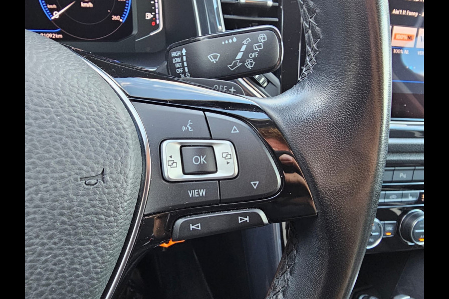 Volkswagen T-Roc 1.5 TSI Sport Business R | Automaat | Trekhaak | Lane Assist | Blind Spot | LED | Navi | ACC | PDC | Winterpakket | Virtual Cockpit  | Volkswagen T-Roc 1.5 TSI Sport Business R | Automaat | Trekhaak | Lane Assist | Blind Spot | LED | Navi | ACC | PDC | Winterpakket | Virtual Cockpit  |