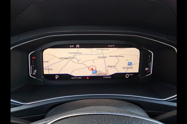 Volkswagen T-Roc 1.5 TSI Sport Business R | Automaat | Trekhaak | Lane Assist | Blind Spot | LED | Navi | ACC | PDC | Winterpakket | Virtual Cockpit  | Volkswagen T-Roc 1.5 TSI Sport Business R | Automaat | Trekhaak | Lane Assist | Blind Spot | LED | Navi | ACC | PDC | Winterpakket | Virtual Cockpit  |