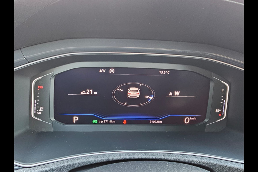 Volkswagen T-Roc 1.5 TSI Sport Business R | Automaat | Trekhaak | Lane Assist | Blind Spot | LED | Navi | ACC | PDC | Winterpakket | Virtual Cockpit  | Volkswagen T-Roc 1.5 TSI Sport Business R | Automaat | Trekhaak | Lane Assist | Blind Spot | LED | Navi | ACC | PDC | Winterpakket | Virtual Cockpit  |