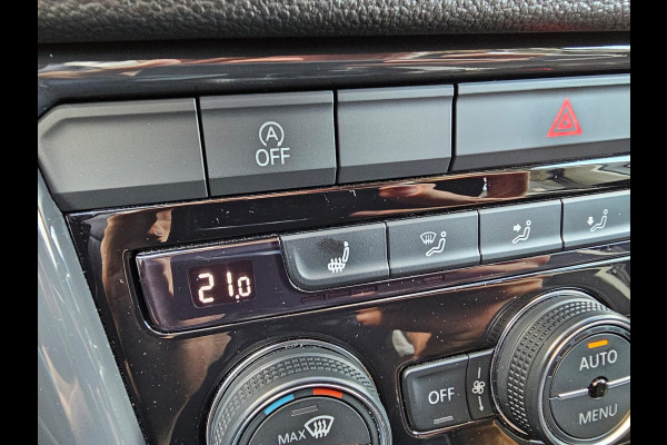 Volkswagen T-Roc 1.5 TSI Sport Business R | Automaat | Trekhaak | Lane Assist | Blind Spot | LED | Navi | ACC | PDC | Winterpakket | Virtual Cockpit  | Volkswagen T-Roc 1.5 TSI Sport Business R | Automaat | Trekhaak | Lane Assist | Blind Spot | LED | Navi | ACC | PDC | Winterpakket | Virtual Cockpit  |