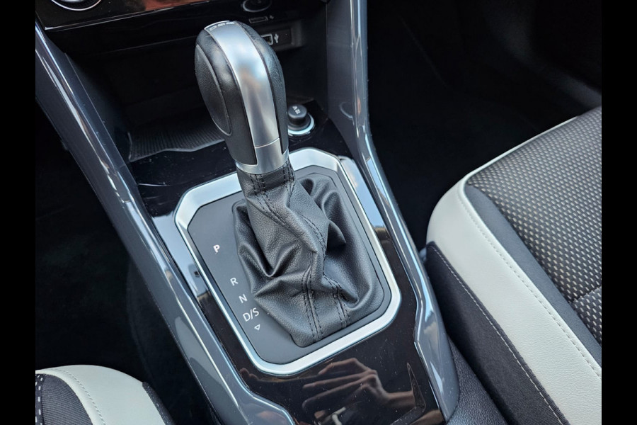 Volkswagen T-Roc 1.5 TSI Sport Business R | Automaat | Trekhaak | Lane Assist | Blind Spot | LED | Navi | ACC | PDC | Winterpakket | Virtual Cockpit  | Volkswagen T-Roc 1.5 TSI Sport Business R | Automaat | Trekhaak | Lane Assist | Blind Spot | LED | Navi | ACC | PDC | Winterpakket | Virtual Cockpit  |