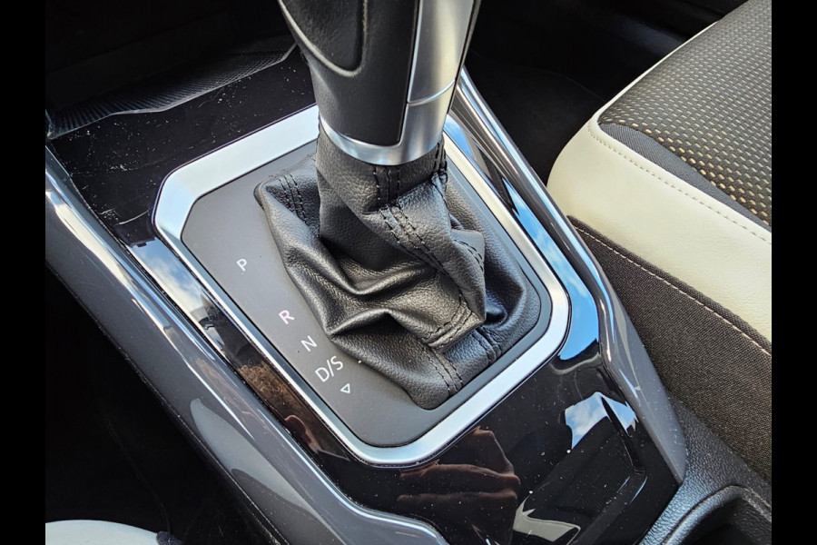 Volkswagen T-Roc 1.5 TSI Sport Business R | Automaat | Trekhaak | Lane Assist | Blind Spot | LED | Navi | ACC | PDC | Winterpakket | Virtual Cockpit  | Volkswagen T-Roc 1.5 TSI Sport Business R | Automaat | Trekhaak | Lane Assist | Blind Spot | LED | Navi | ACC | PDC | Winterpakket | Virtual Cockpit  |