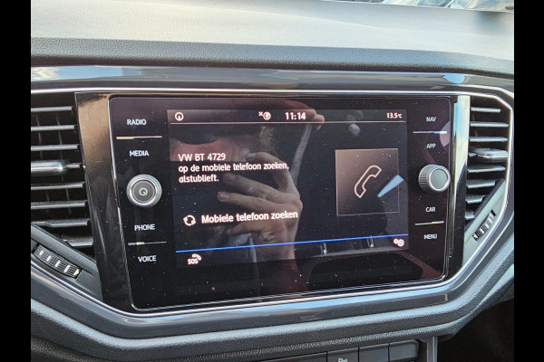 Volkswagen T-Roc 1.5 TSI Sport Business R | Automaat | Trekhaak | Lane Assist | Blind Spot | LED | Navi | ACC | PDC | Winterpakket | Virtual Cockpit  | Volkswagen T-Roc 1.5 TSI Sport Business R | Automaat | Trekhaak | Lane Assist | Blind Spot | LED | Navi | ACC | PDC | Winterpakket | Virtual Cockpit  |