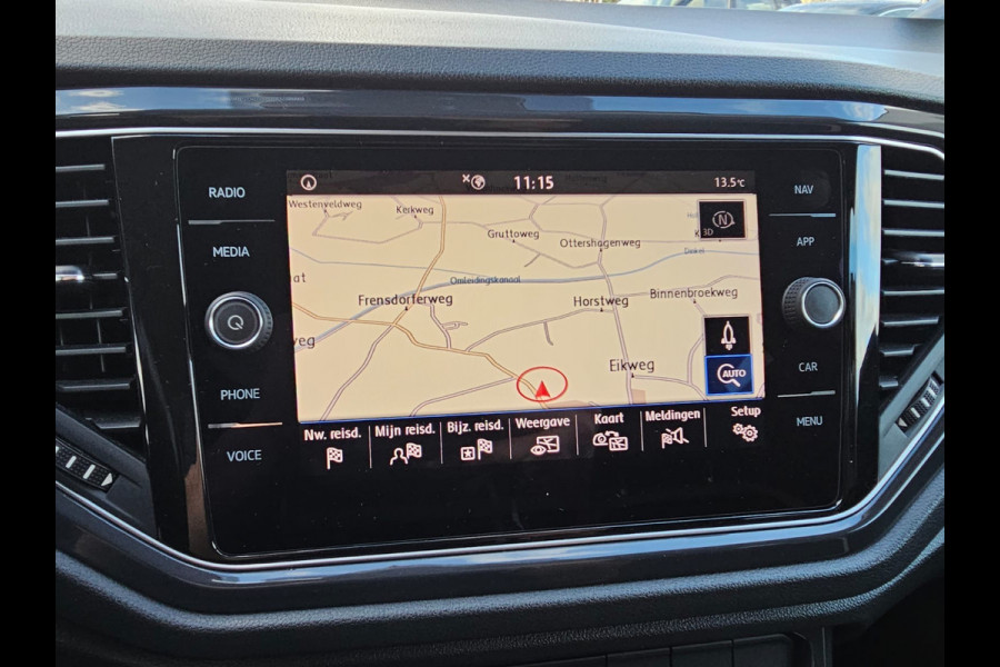 Volkswagen T-Roc 1.5 TSI Sport Business R | Automaat | Trekhaak | Lane Assist | Blind Spot | LED | Navi | ACC | PDC | Winterpakket | Virtual Cockpit  | Volkswagen T-Roc 1.5 TSI Sport Business R | Automaat | Trekhaak | Lane Assist | Blind Spot | LED | Navi | ACC | PDC | Winterpakket | Virtual Cockpit  |