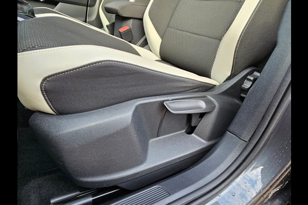 Volkswagen T-Roc 1.5 TSI Sport Business R | Automaat | Trekhaak | Lane Assist | Blind Spot | LED | Navi | ACC | PDC | Winterpakket | Virtual Cockpit  | Volkswagen T-Roc 1.5 TSI Sport Business R | Automaat | Trekhaak | Lane Assist | Blind Spot | LED | Navi | ACC | PDC | Winterpakket | Virtual Cockpit  |